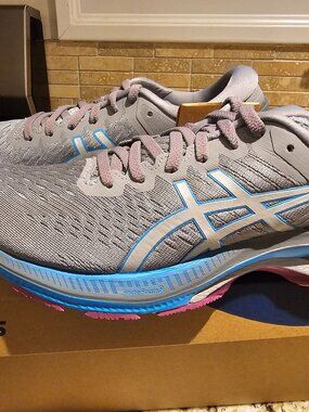 Asics kayano womens running shoes sz 9 US